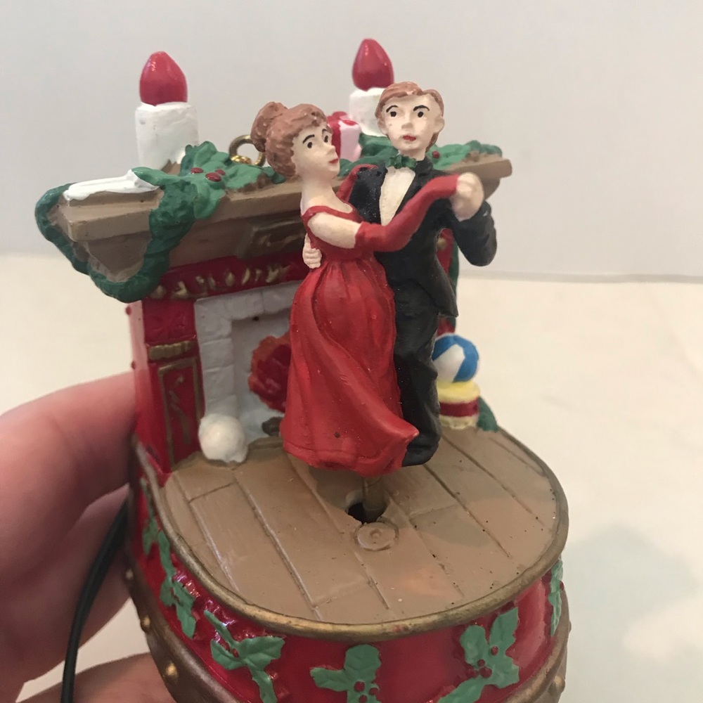 Swirling Christmas Dancers Motion Ornament